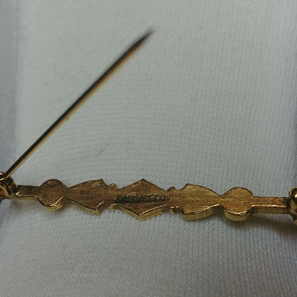 Vintage 1960's Accessocraft NYC Gold Toned Bar Pin Brooch - Picture 4 of 5